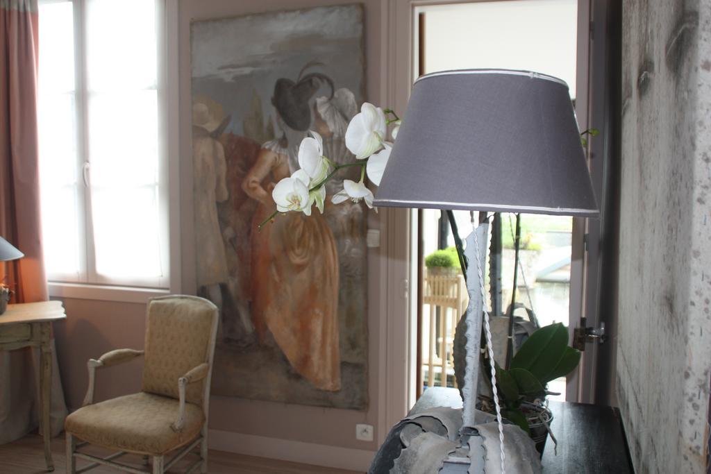 Logis Saint-Leonard Bed and Breakfast Ονφλέρ Δωμάτιο φωτογραφία